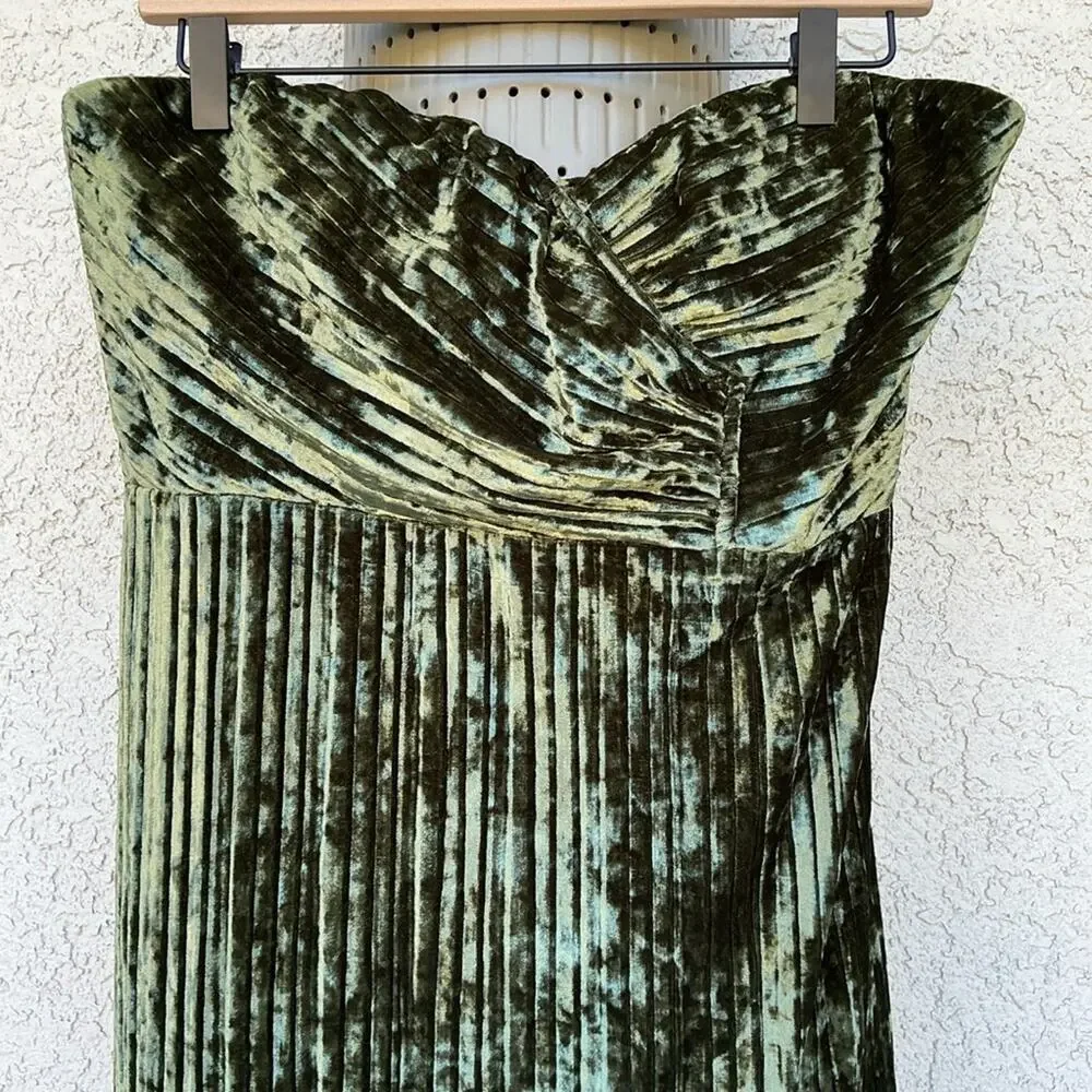 NWOT Lulu’s Classy Sensation Olive Velvet Pleated Strapless Maxi Dress Size XL
